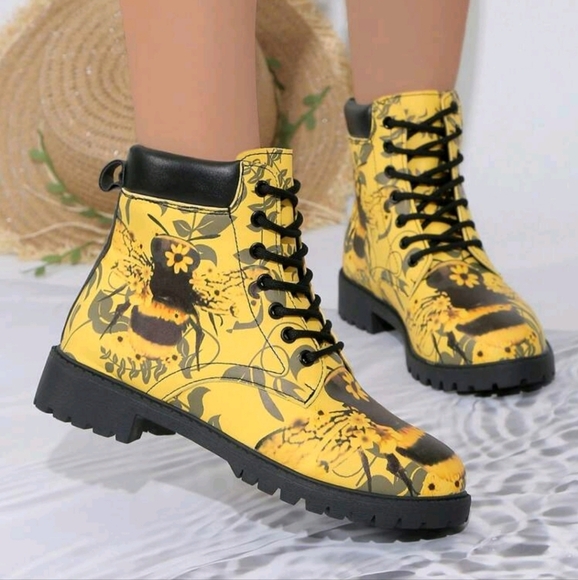 Cross-Border Autumn Lace-Up Boots 3D Bumblebee Print Mid-Calf Leather Boots - Picture 2 of 6